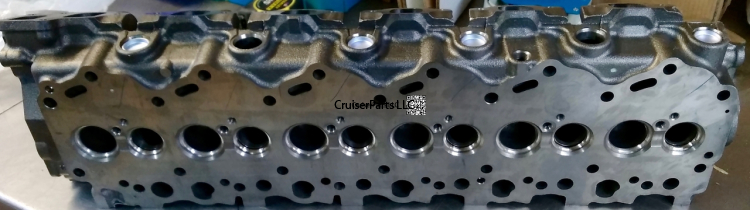 Modal Additional Images for Cylinder Head 1HD-T 12 Valve Diesel Engine