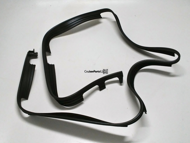 Left Fender Spacer Seal Between Apron & Fender 70 series