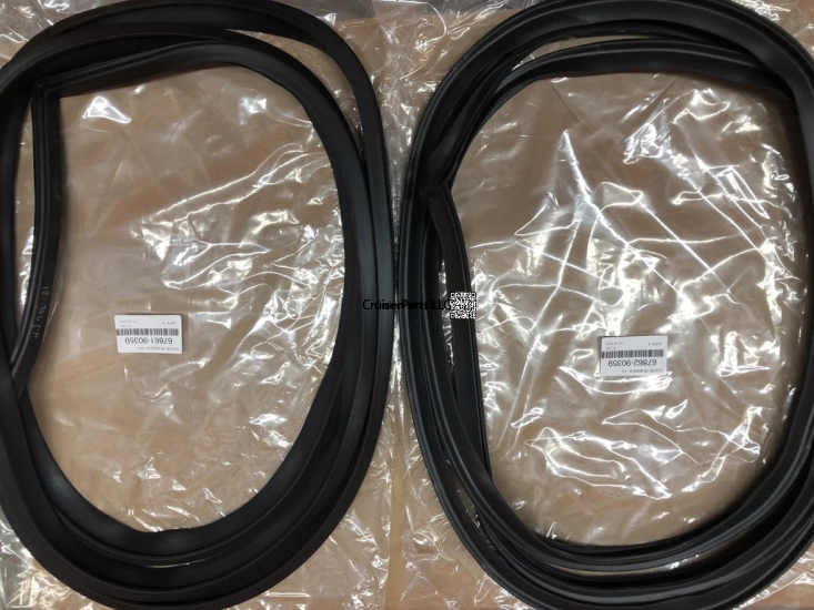 FJ55 Right Front Door Rubber Weatherstrip Door Side