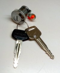 Door Lock Cylinder And Key Set RH 70-Series