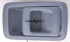 Front Right Door Inner Handle for 99-16 70 Series, Gray