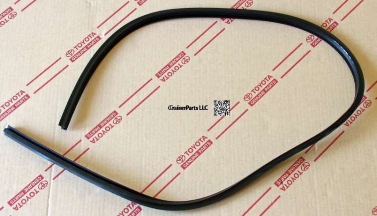 Outer Upper Windshield Moulding 12/1999+