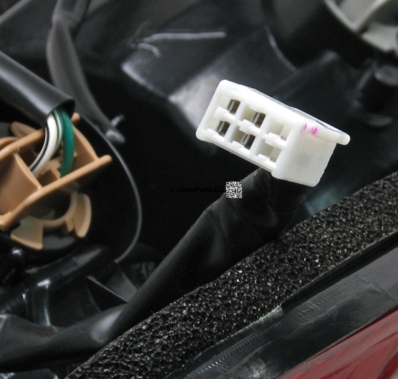 Modal Additional Images for Lexus LX470 LH Rear Combination Lamp Assy