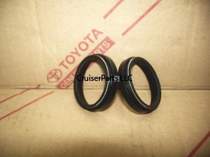 Rear Outer Axle Seal for the 40, 55, and 60 Series Cruisers